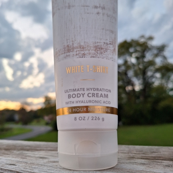 Bath & Body Works White T-Shirt Ultimate Hydration Body Cream 8oz New Retired - Picture 2 of 5